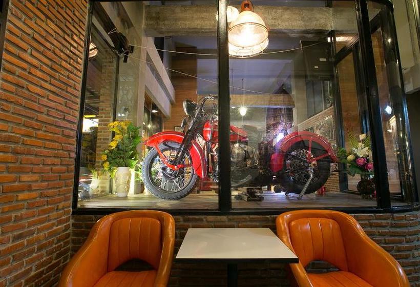 The 8 Factory Hostel 12