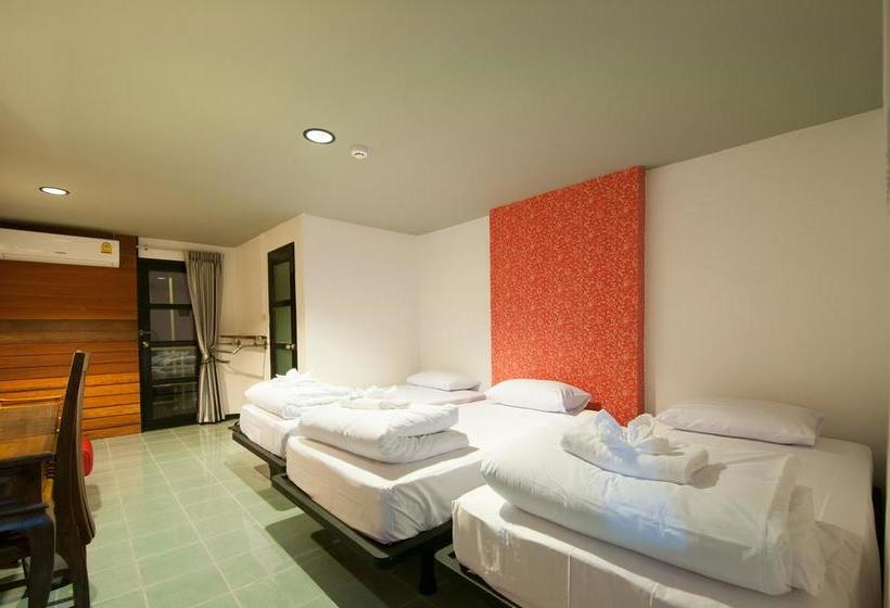 The 8 Factory Hostel 17