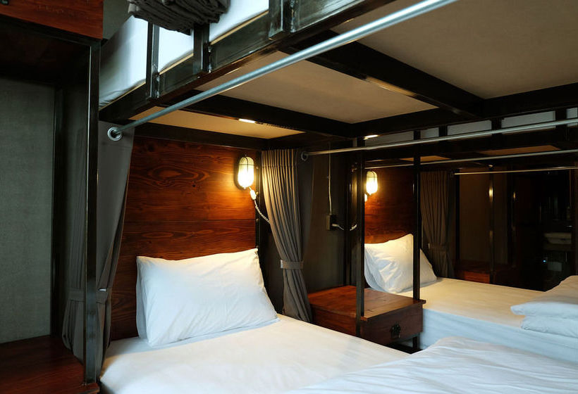 The Aree Hat Yai Hostel 18