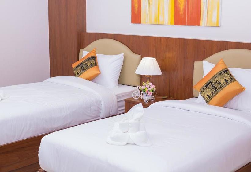 Hotel Samrong Garden 11