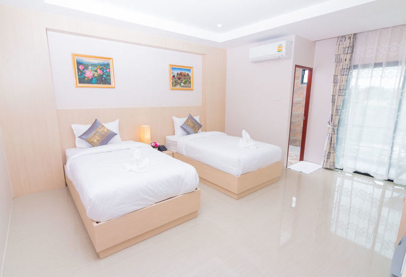 Hotel Samrong Garden 18
