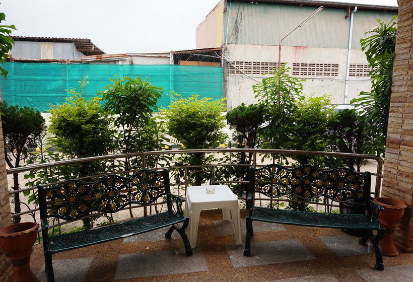 Hotel Cheaper Room 8