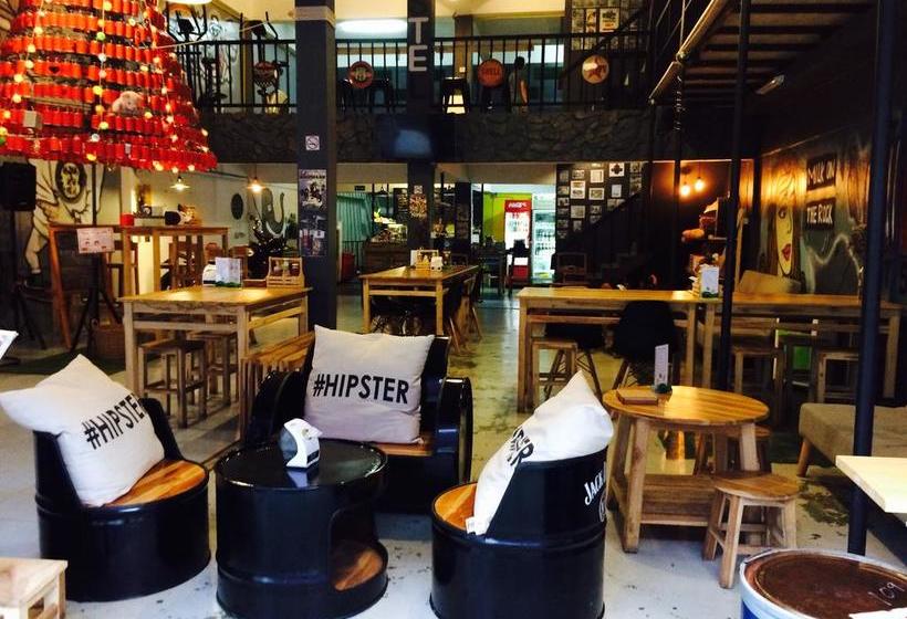 Norn Nung Len Cafe &hostel 13