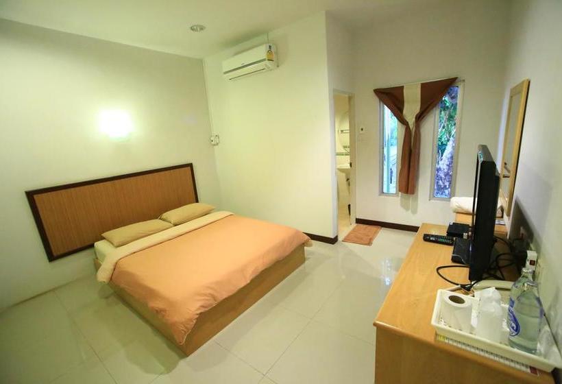 Baanpooya Hotel And Resort Tak