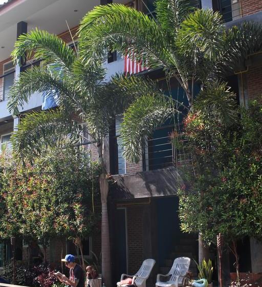 Hotel 102 Residence 8