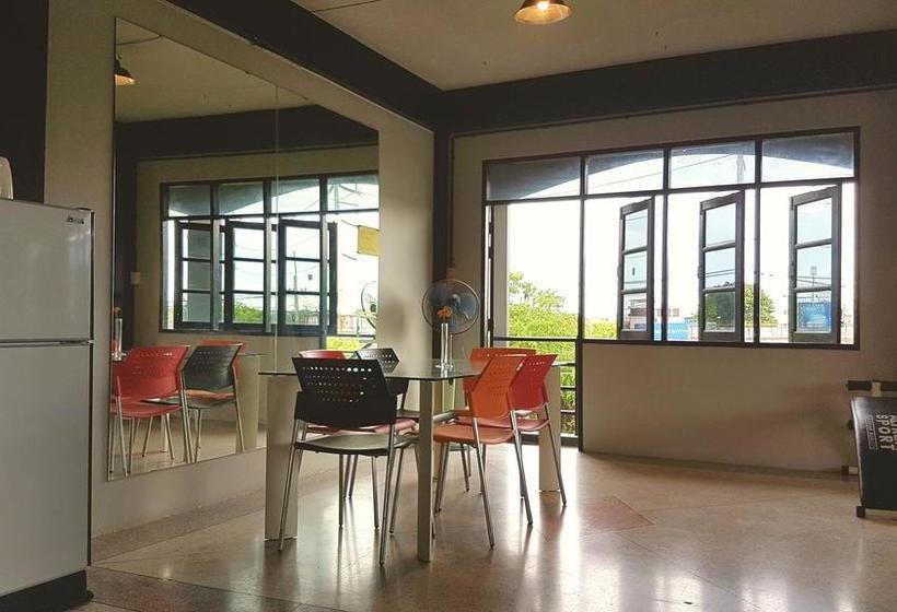 Mayom Hostel Phetchaburi 9