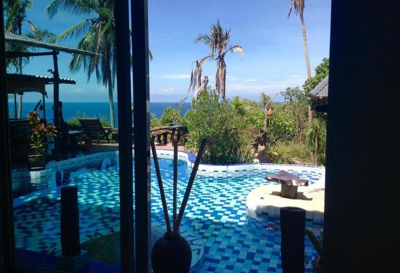 Sairee View Whale Skeleton Resort 8