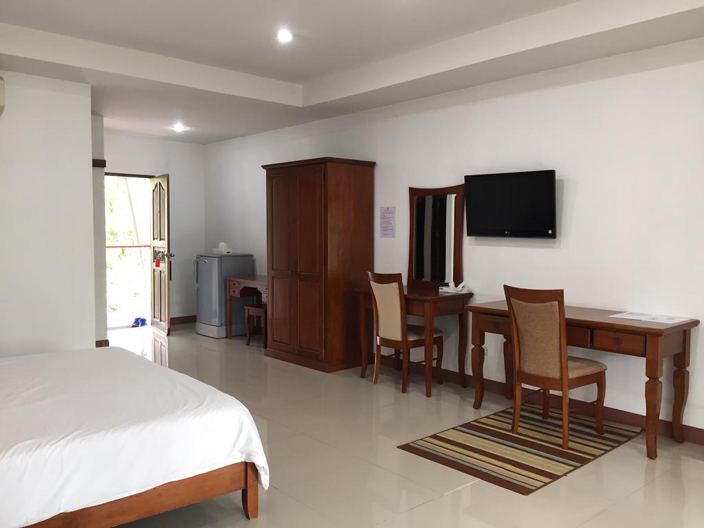 Hotel Baan Suan Khun Ta And Golf Resort 10