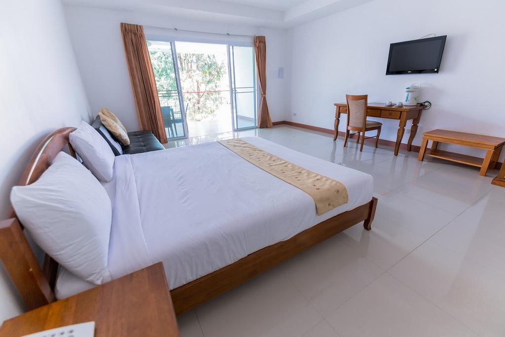 Hotel Baan Suan Khun Ta And Golf Resort 11