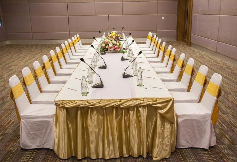 Hotel Royal Nakhara 10