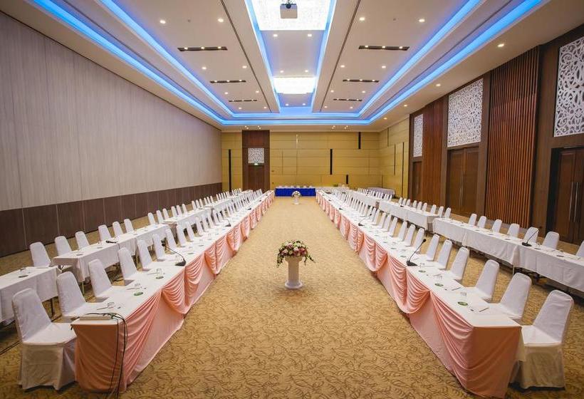 Hotel Royal Nakhara 12