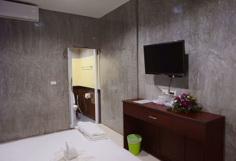 Hotel Ruenphukarn Resort 9