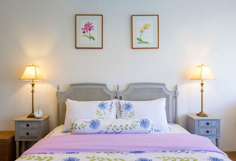 Baan Sanngarm Beachfront Condominium 10