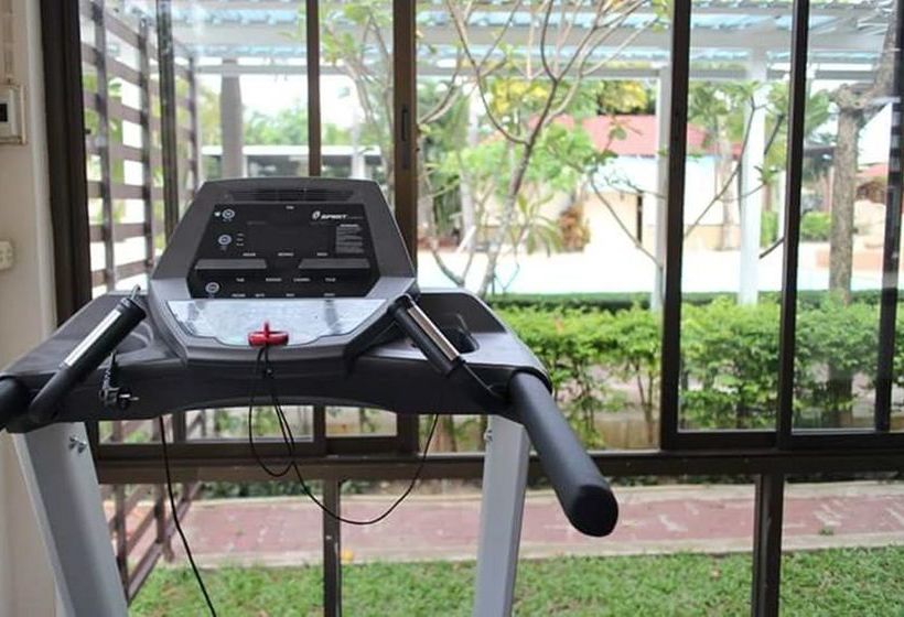 Sabai Hotel & Plaza 10