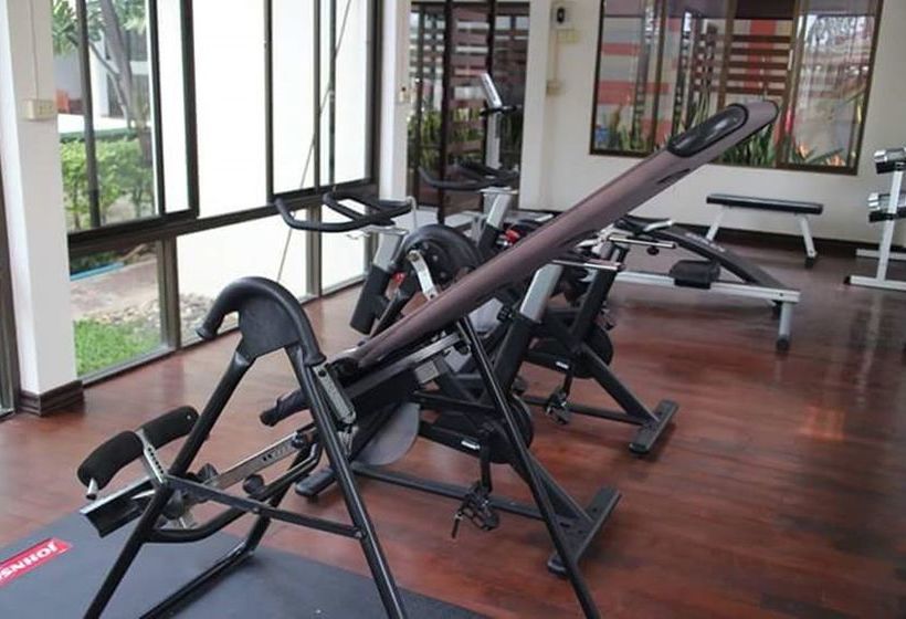 Sabai Hotel & Plaza 12