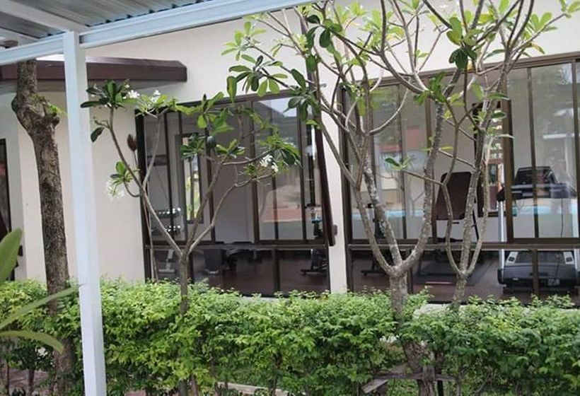 Sabai Hotel & Plaza 13