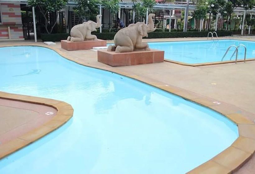 Sabai Hotel & Plaza 9