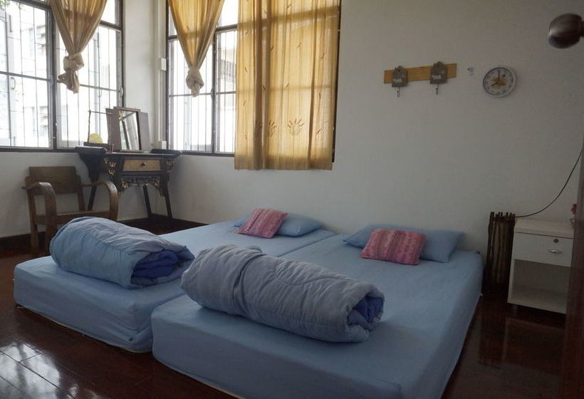 Hostel The Blue 14 House 8