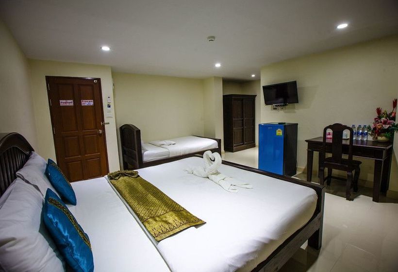 Hotel Maharaj Grand 10