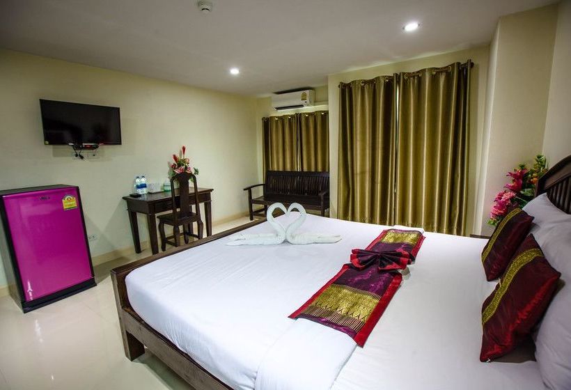 Hotel Maharaj Grand 11