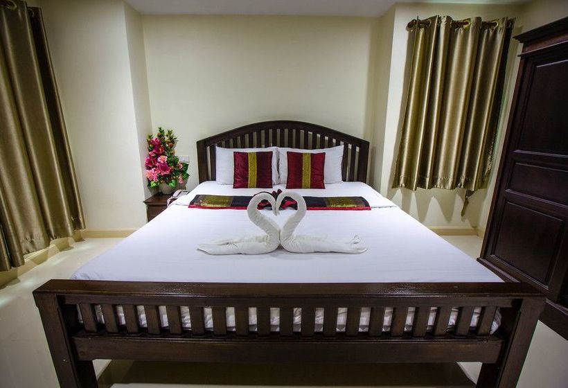 Hotel Maharaj Grand 13