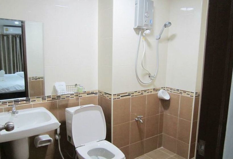 Hotel Maharaj Grand 16