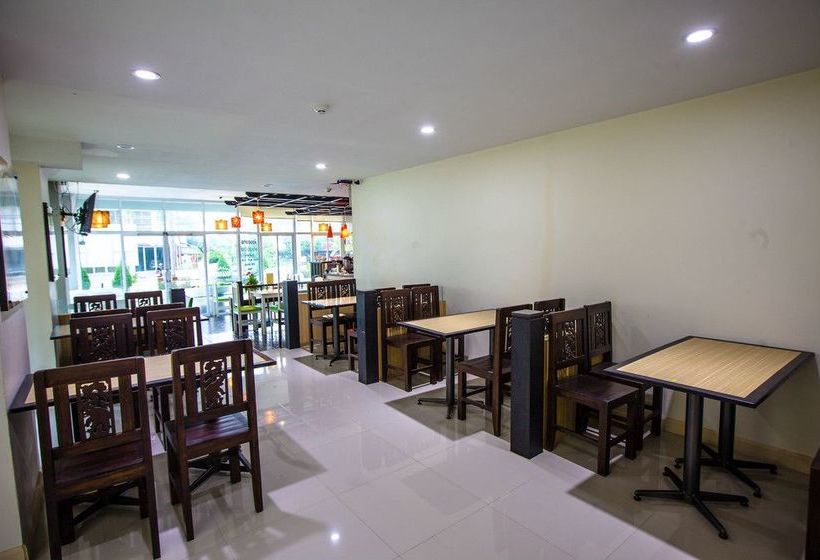 Hotel Maharaj Grand 18