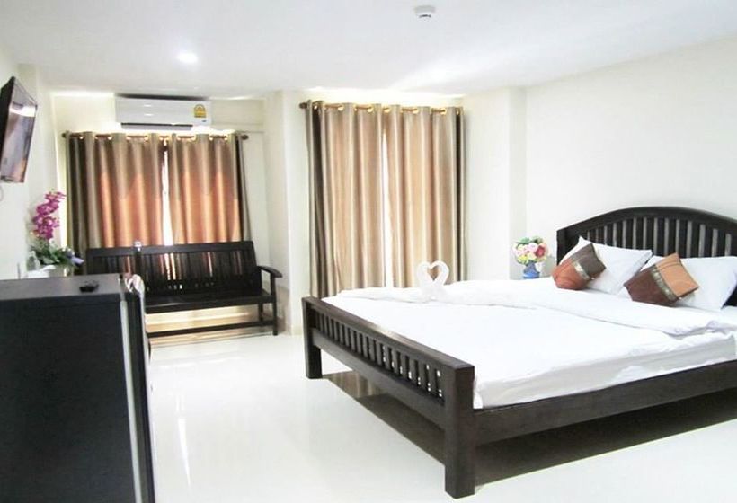 Hotel Maharaj Grand 2