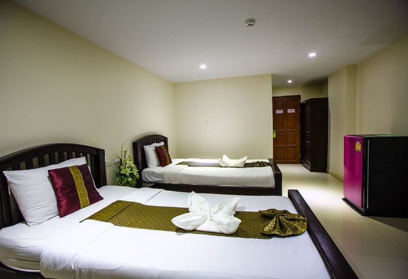 Hotel Maharaj Grand 8