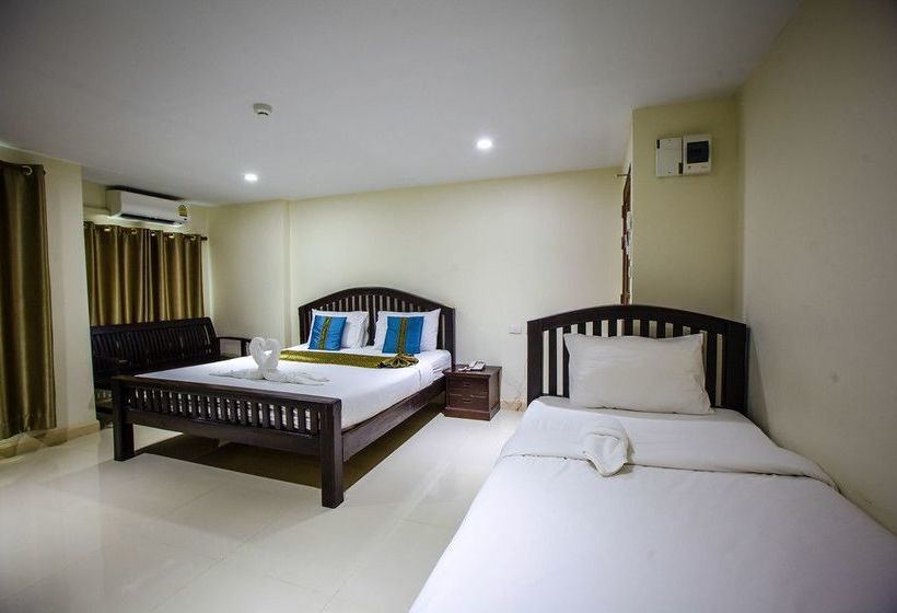 Hotel Maharaj Grand 9