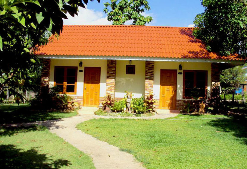 Hotel Baan Phuthadol 14