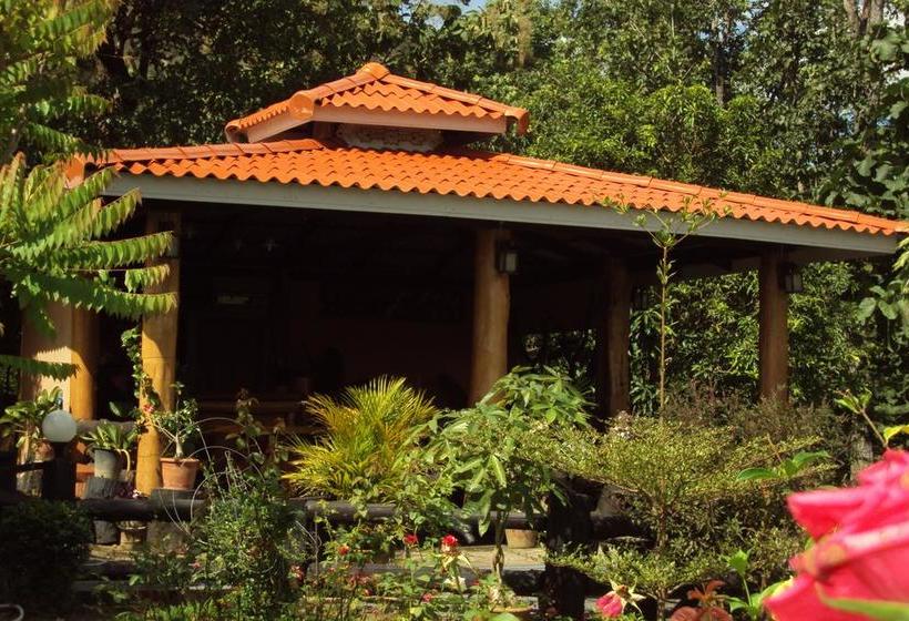 Hotel Baan Phuthadol 5