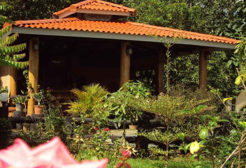 Hotel Baan Phuthadol 6