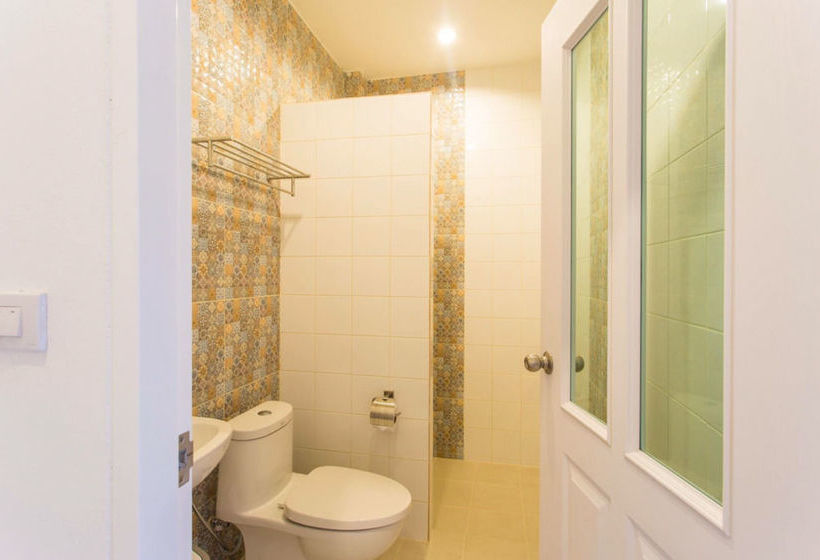 Hotel The Way Phuket 12