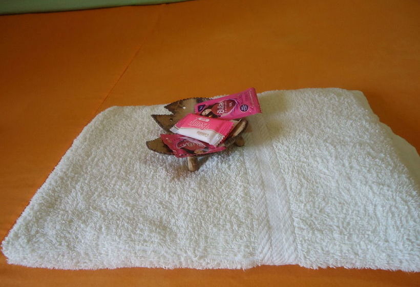 Hotel Baan Somtawin 12