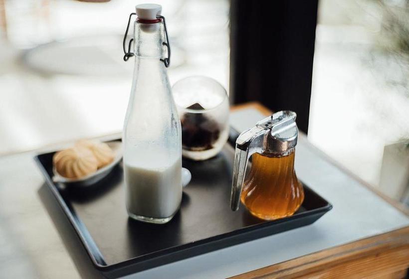 Hotel 1715 House & Caff Resort Phuket 11