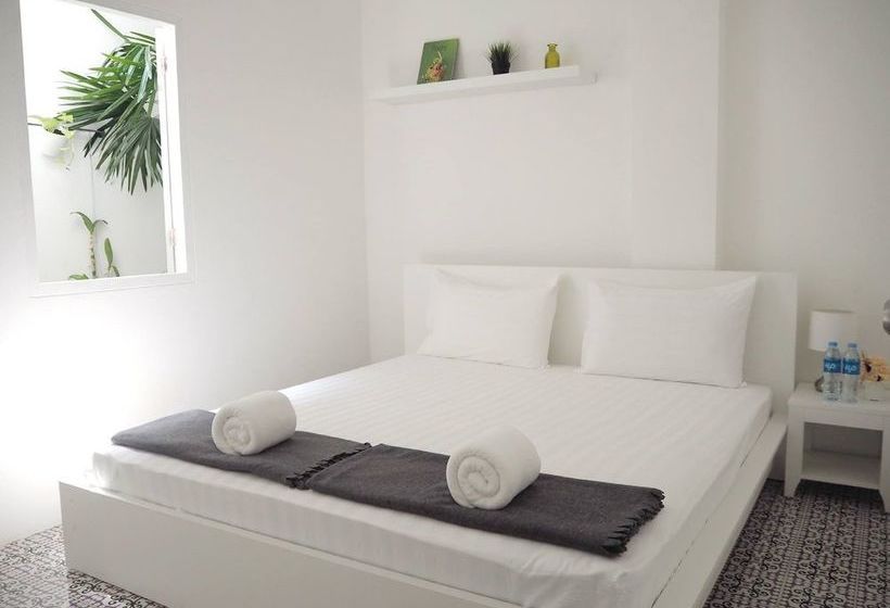 Chino Town Gallery Hostel 18