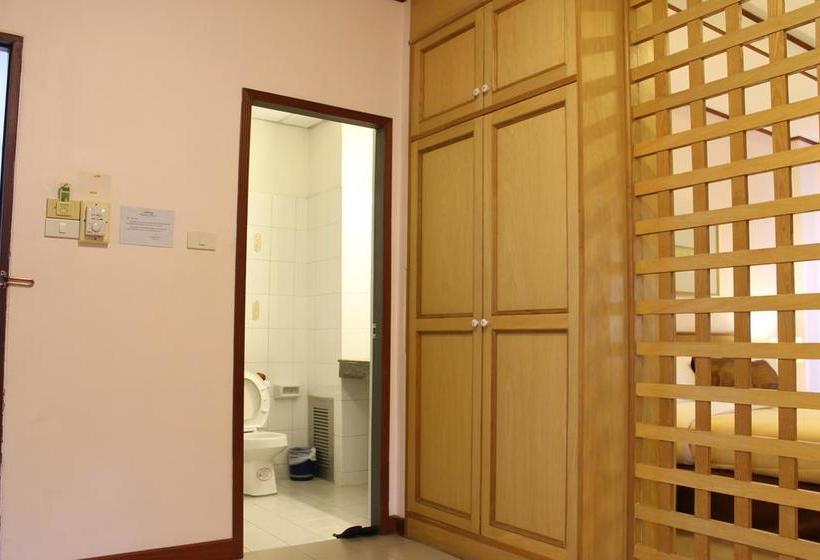 Hotel Rattana Park 16