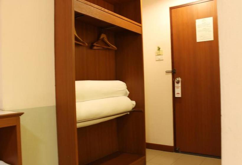 Hotel Rattana Park 17