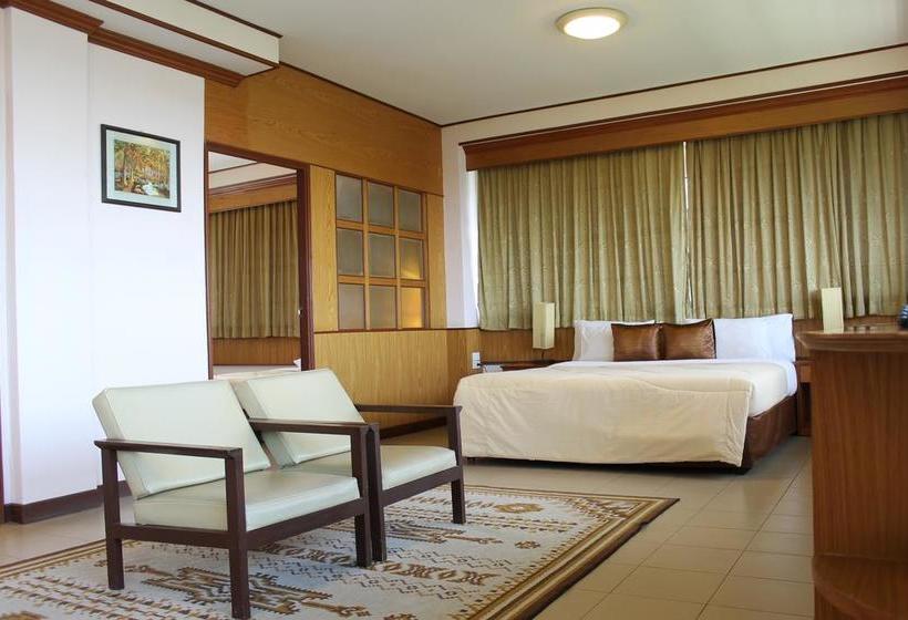 Hotel Rattana Park 8