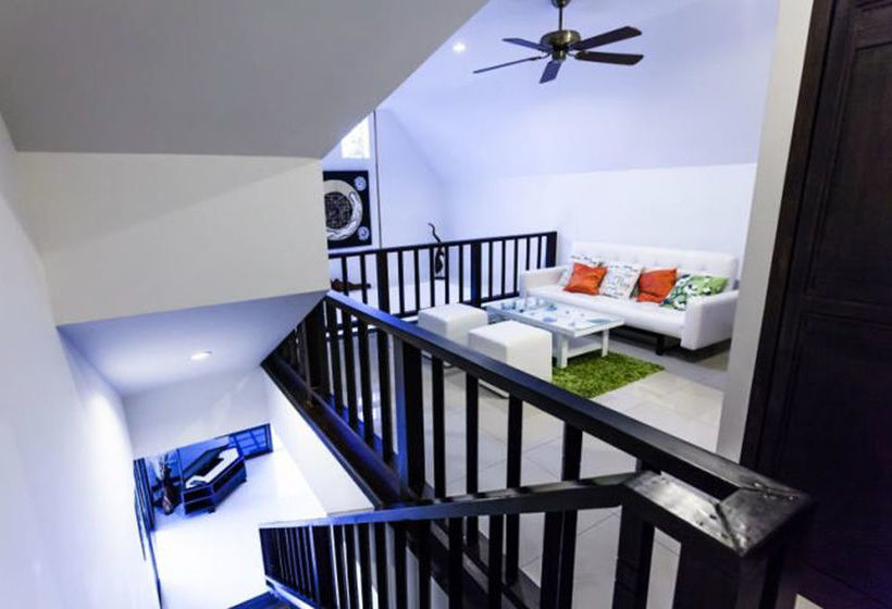 Champagne Villa By Jetta 17