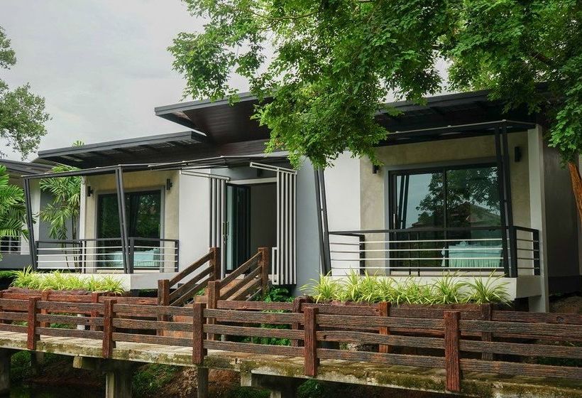 Nakhaburi Hotel & Resort 11