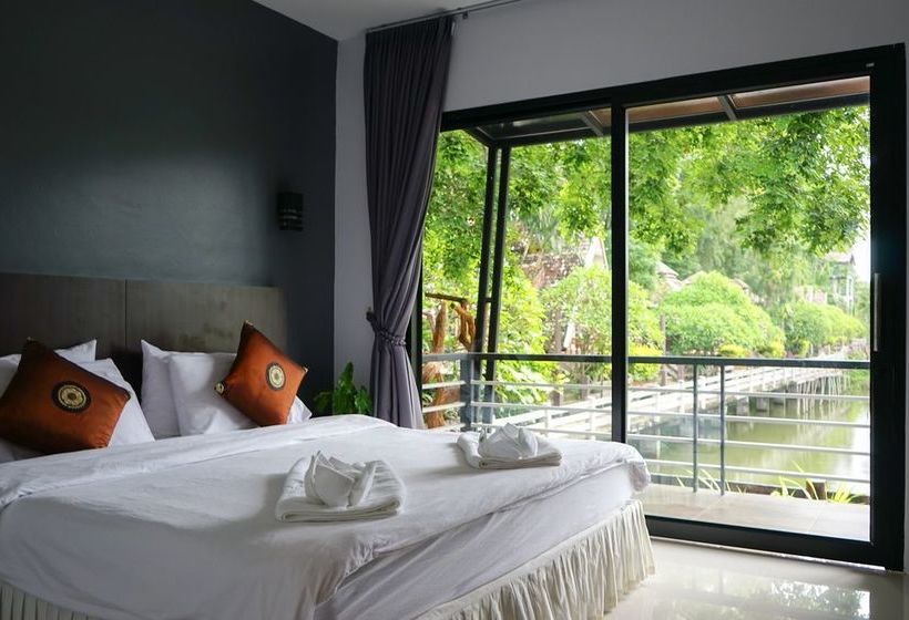 Nakhaburi Hotel & Resort 18