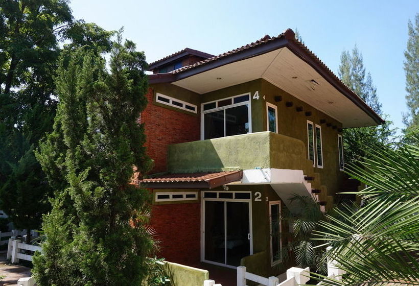 Nakhaburi Hotel & Resort 4