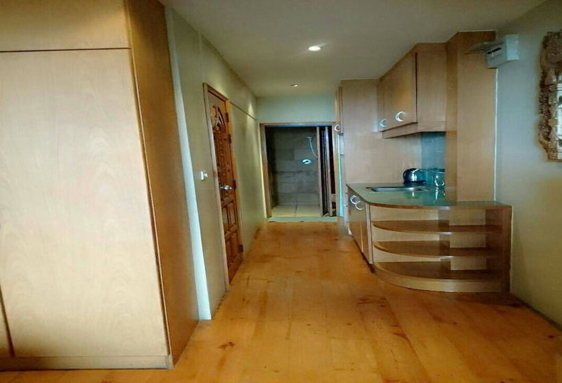 Beachspot Hostel & Restaurant 15