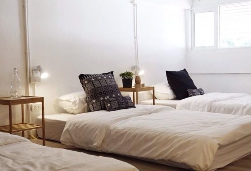 Two Gals And The Pig Boutique Hostel 10