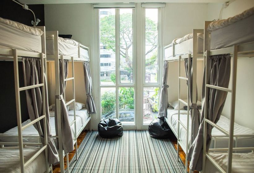 Two Gals And The Pig Boutique Hostel 13