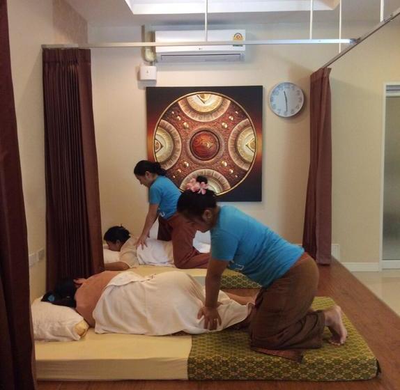 Hotel Thonglor Boutique & Spa 8