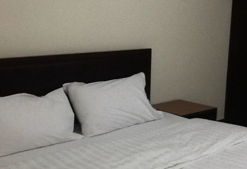 Hotel Poomsiri Place 3