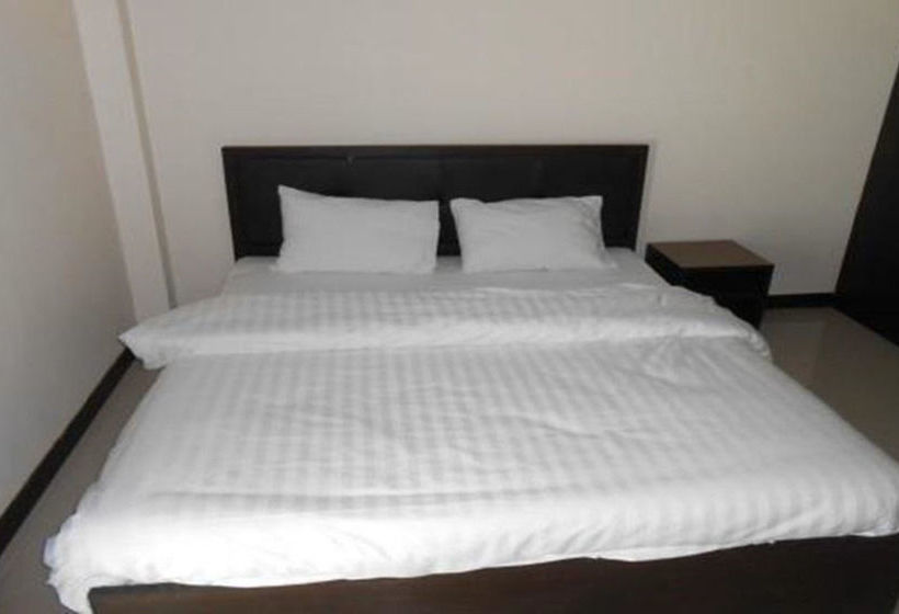 Hotel Poomsiri Place 4